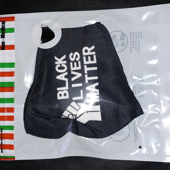 1 BLM mask - Picture 2 of 5